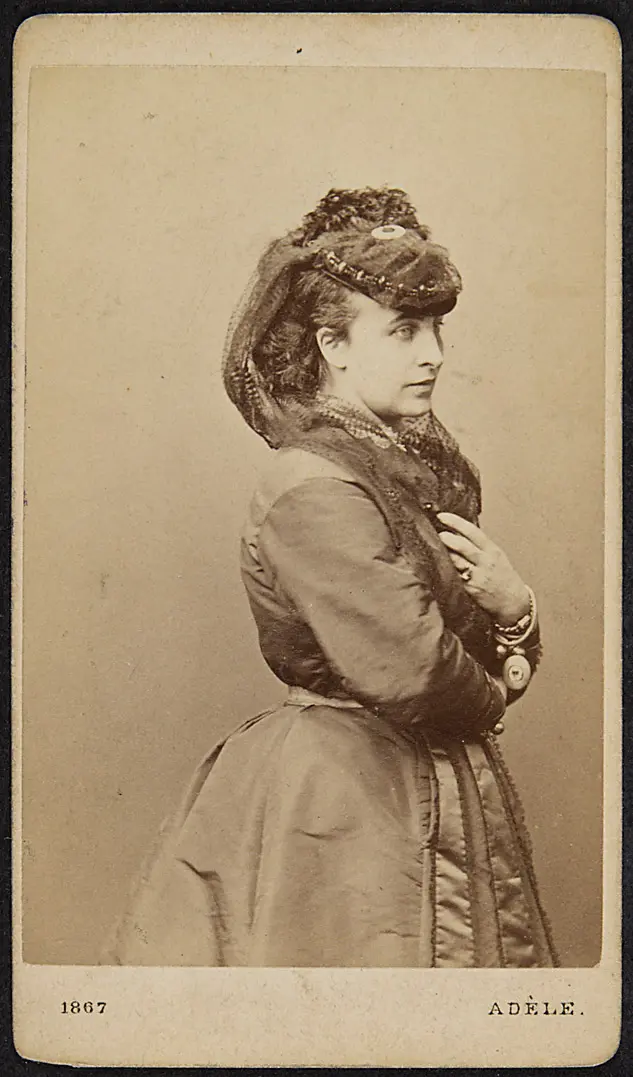 Nina Pauser