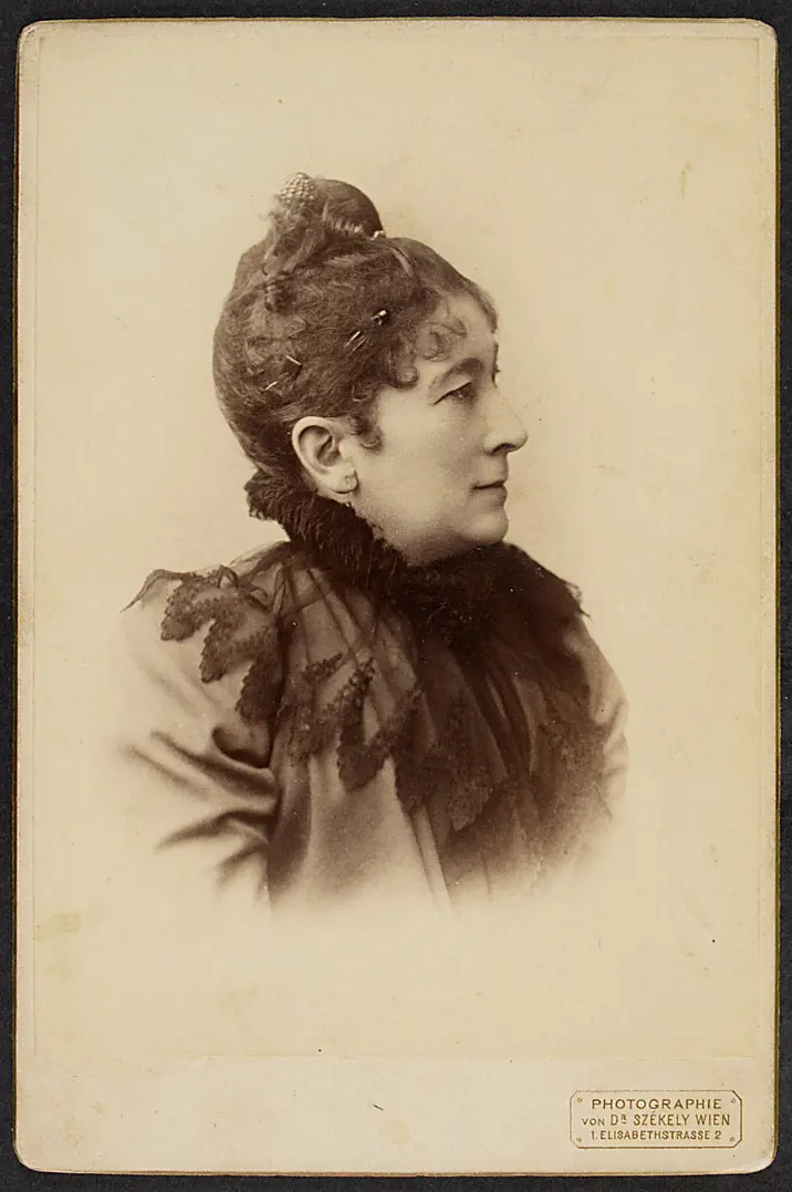 Charlotte Wolter