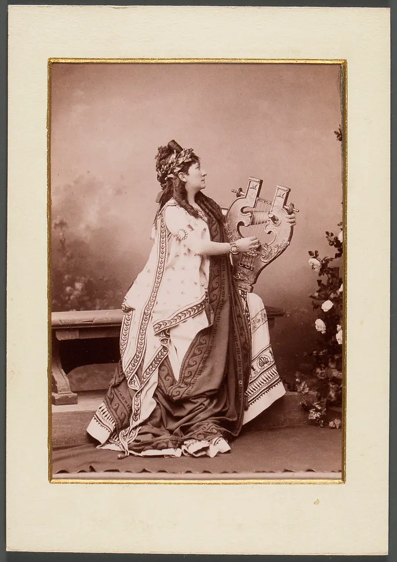 Charlotte Wolter, Verweis auf Stücktitel: Sappho