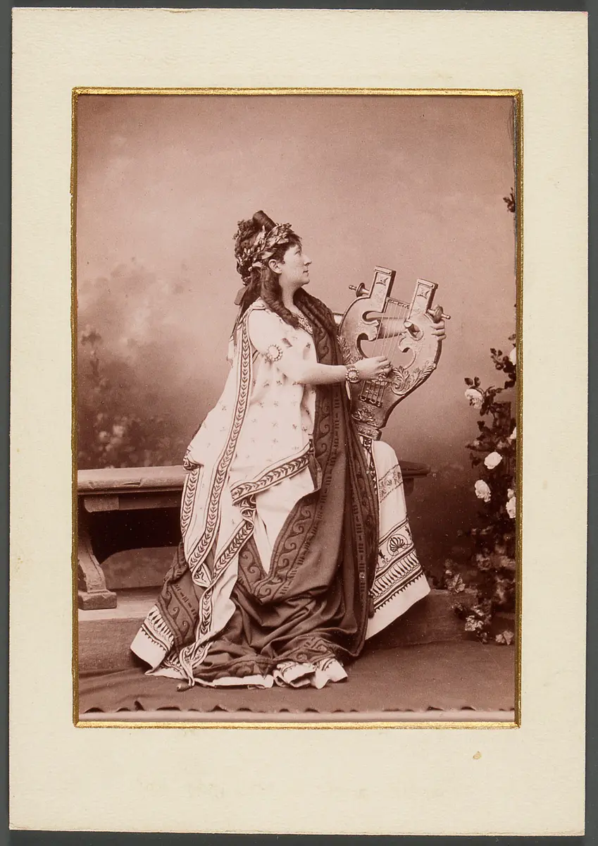 Charlotte Wolter, Verweis auf Stücktitel: Sappho