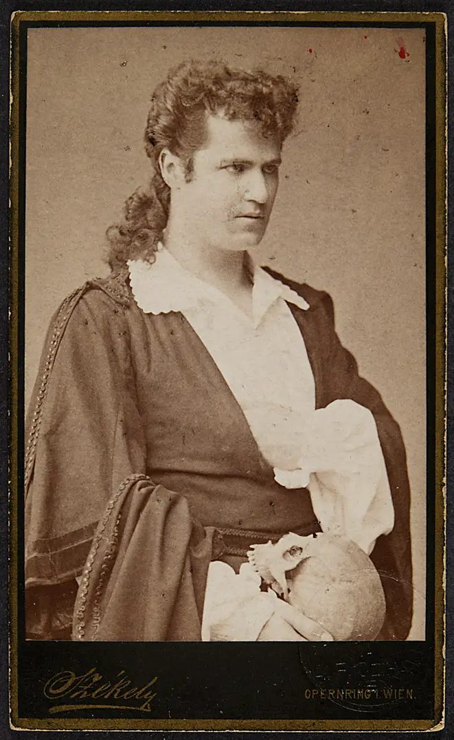 Emerich Robert, Verweis auf Stücktitel: Hamlet