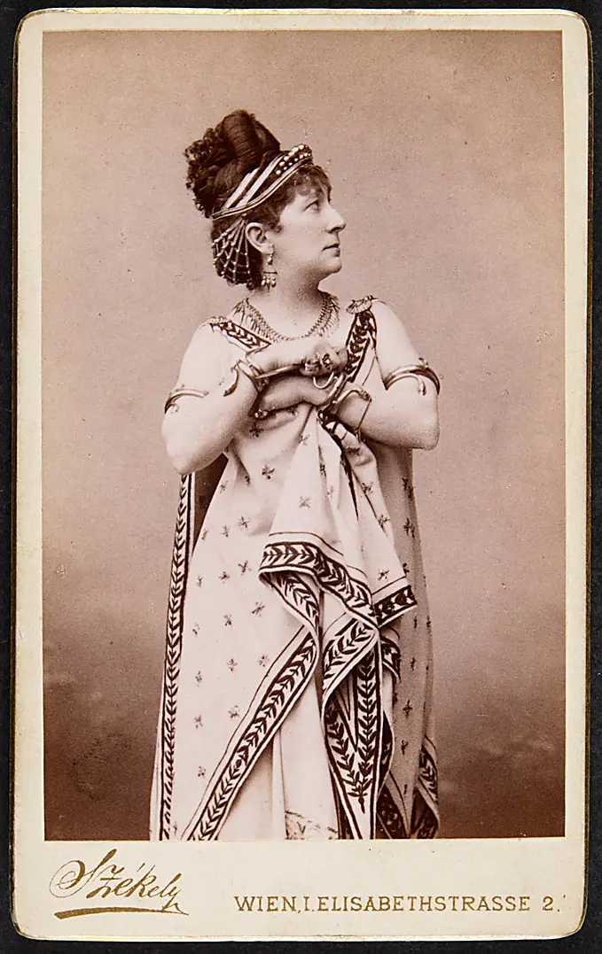 Charlotte Wolter