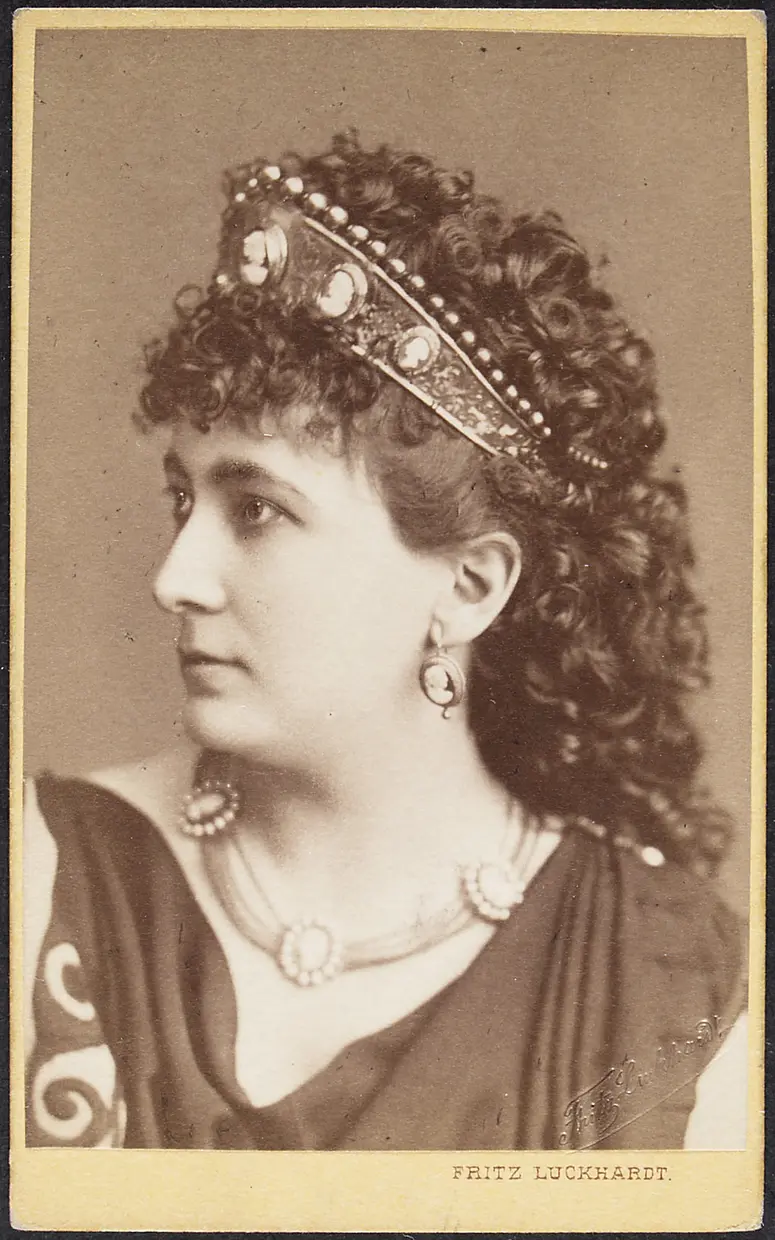 Charlotte Wolter