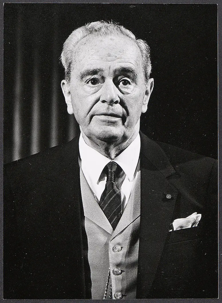 Hans Jaray, Verweis auf Stücktitel: Gesellschaft