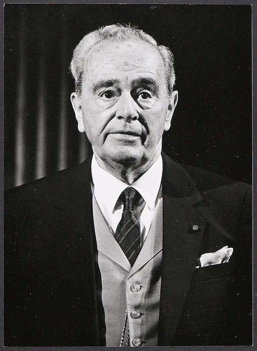 Hans Jaray, Verweis auf Stücktitel: Gesellschaft
