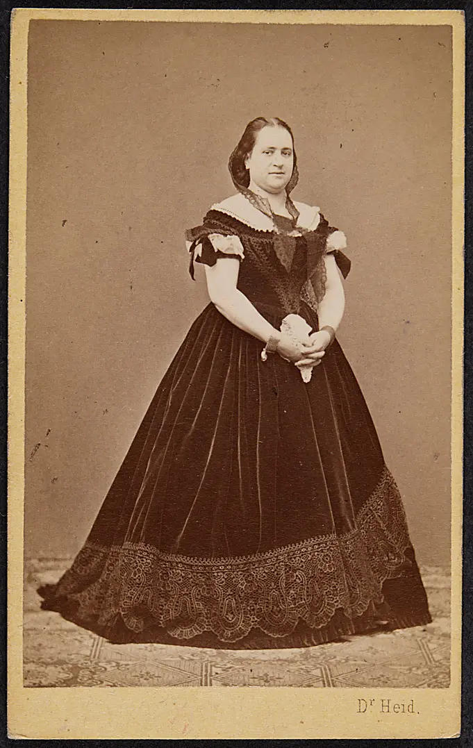 Louise Dustmann