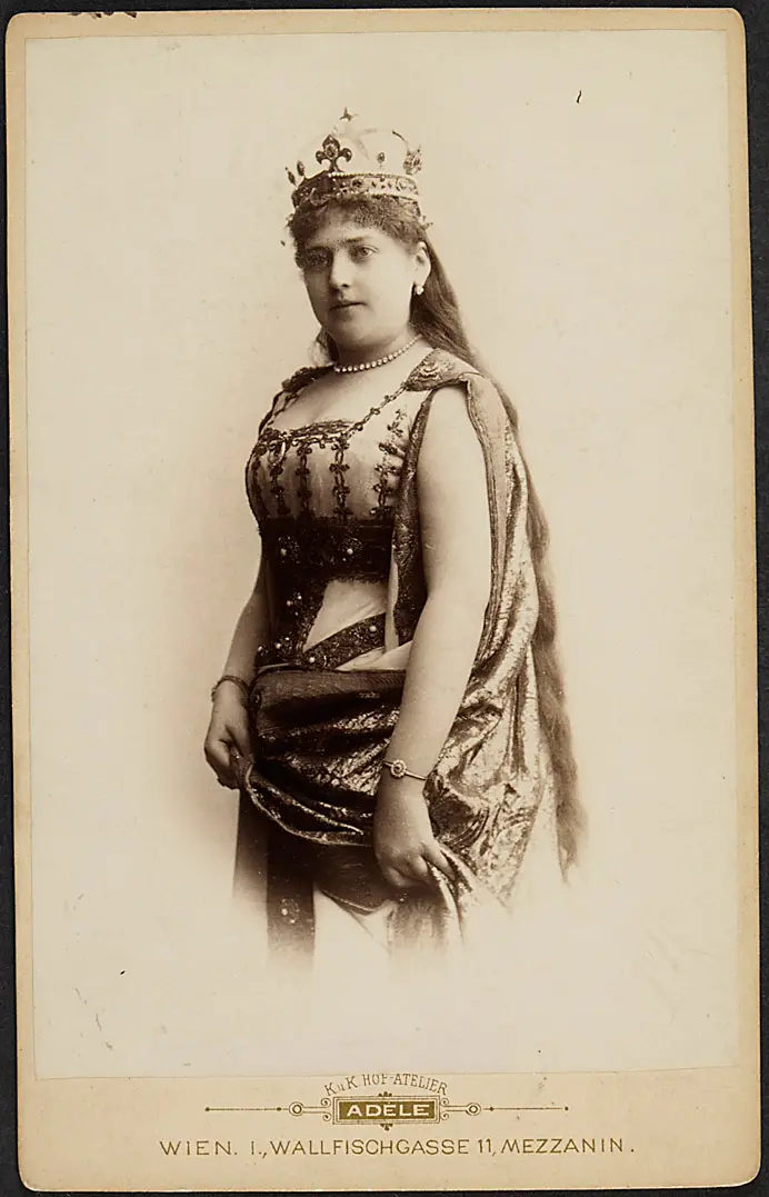 Lola Beeth