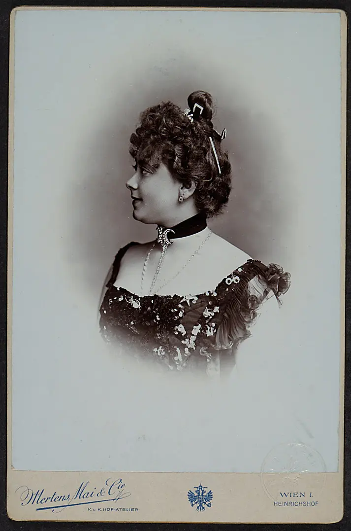 Mila Theren