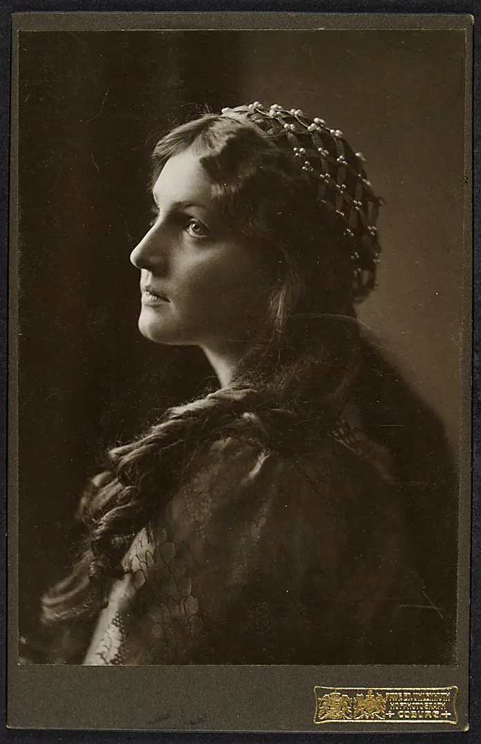 Erika Wagner, Verweis auf Stücktitel: Othello