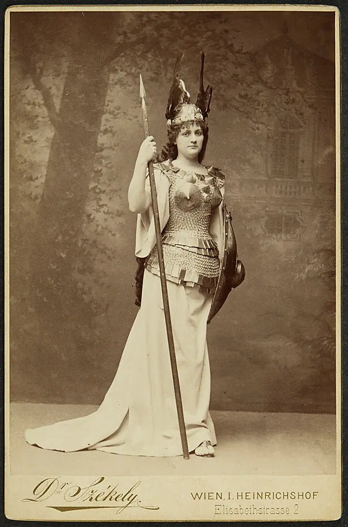 Hedwig Bleibtreu, Verweis auf Stücktitel: Die Nibelungen