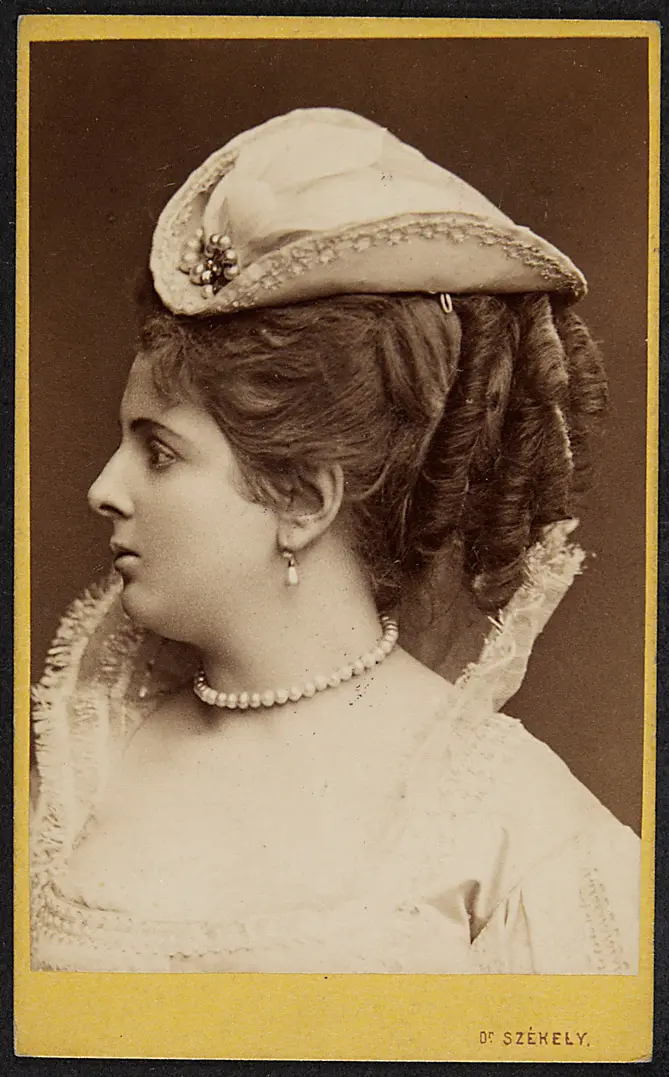 Anna Roll