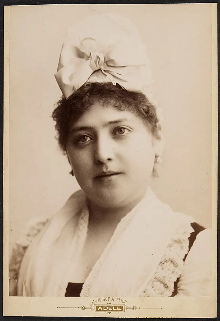 Lola Beeth