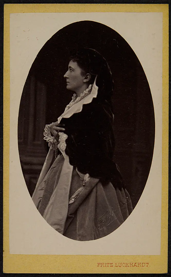 Charlotte Wolter