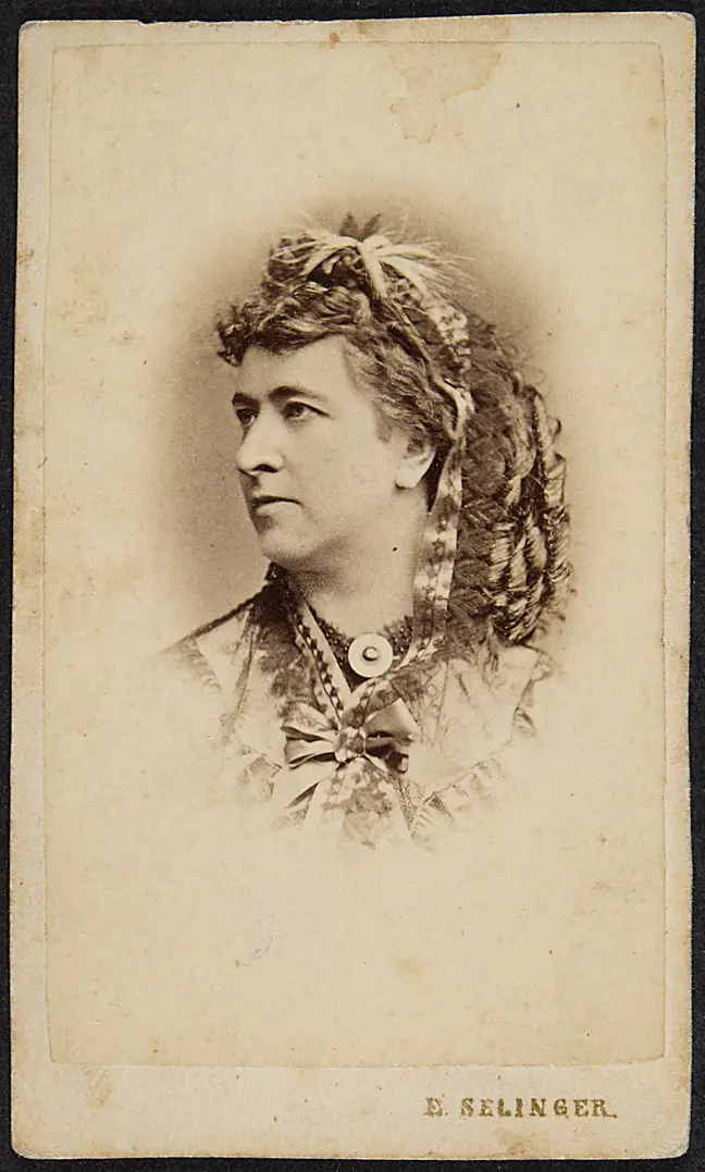 Louise Czernits