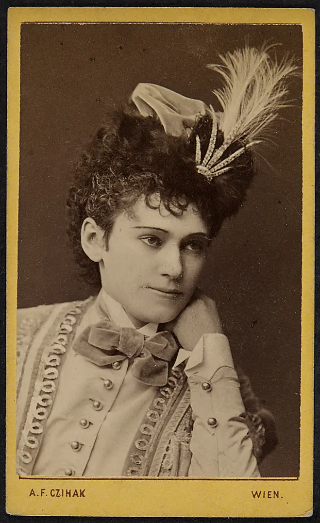 Irma Nittinger, Verweis auf Stücktitel: Die Fledermaus