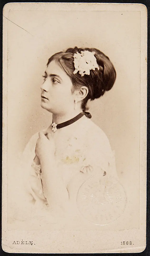Elise Bach