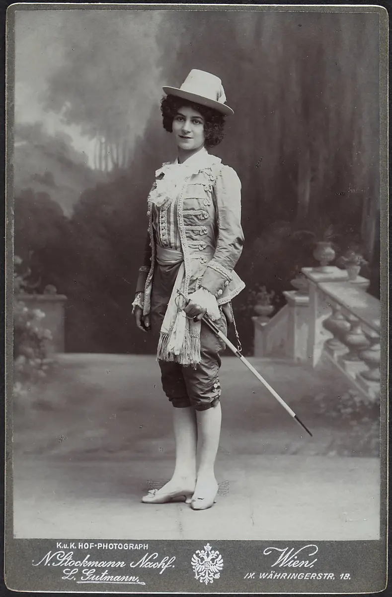 Emmy Petko, Verweis auf Stücktitel: Chérubin