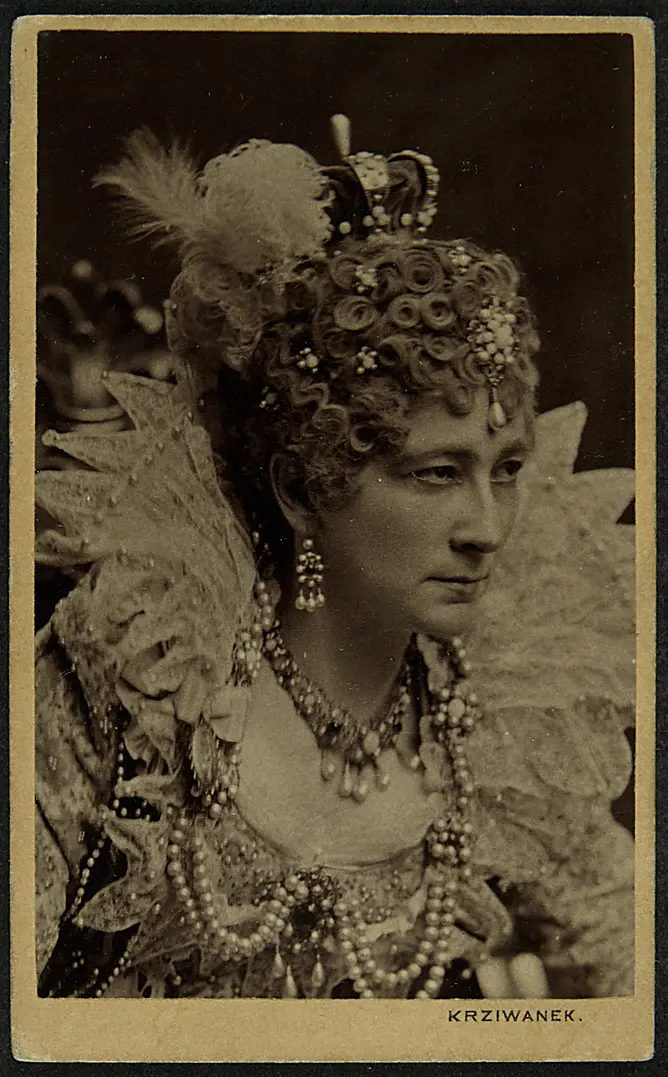 Charlotte Wolter