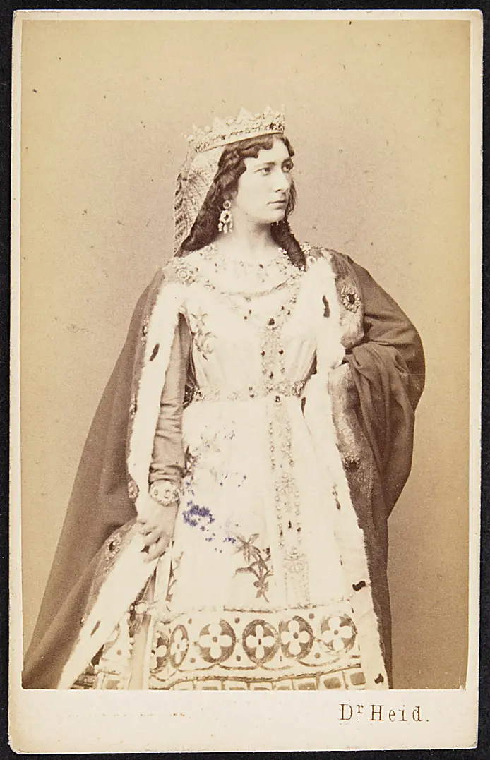 Charlotte Wolter