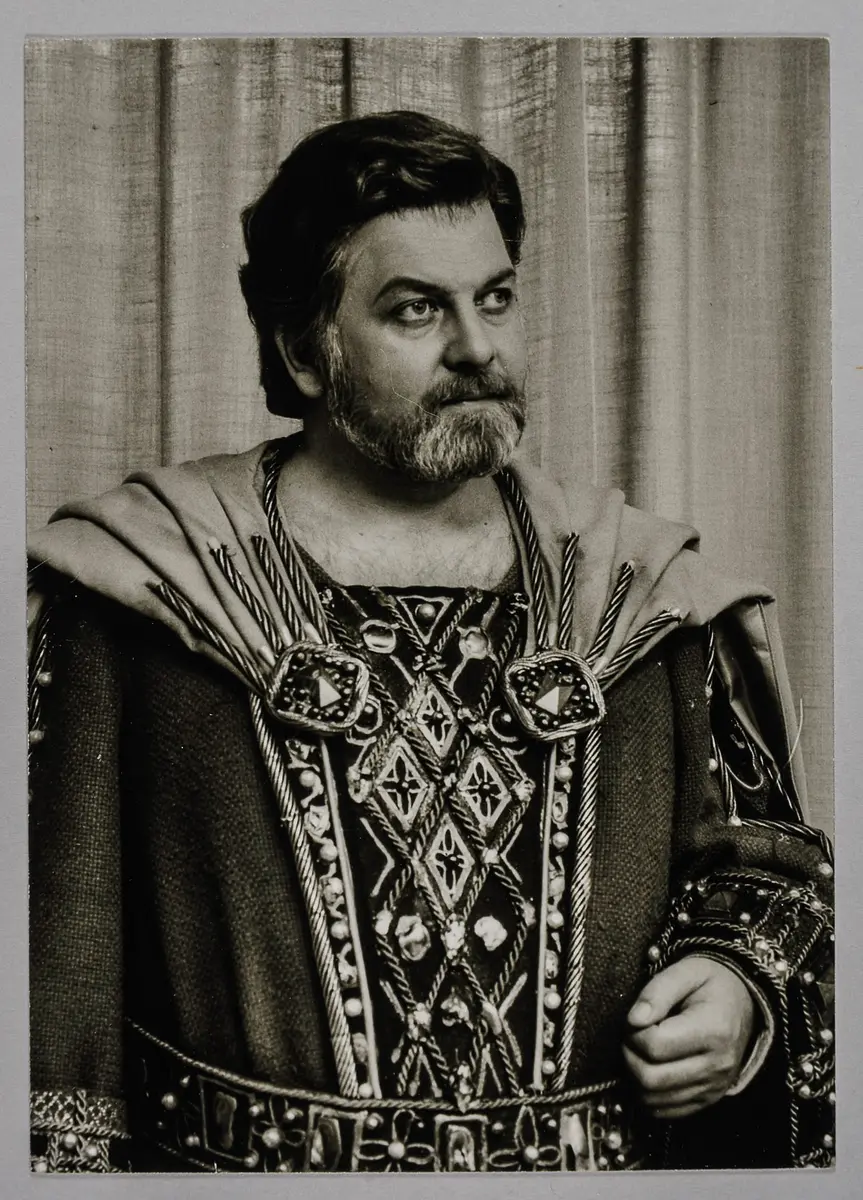 Karl Ridderbusch, Verweis auf Stücktitel: Lohengrin