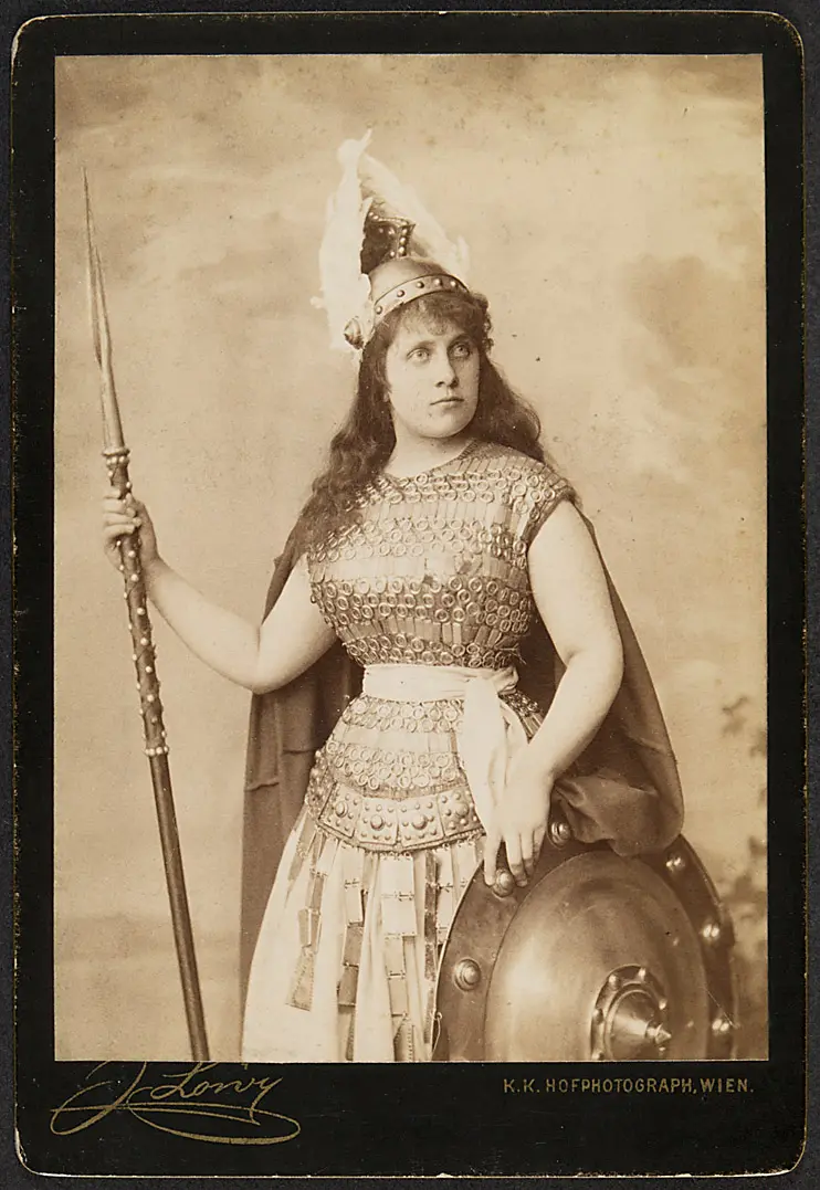 Marie Rochelle, Verweis auf Stücktitel: Der Ring des Nibelungen