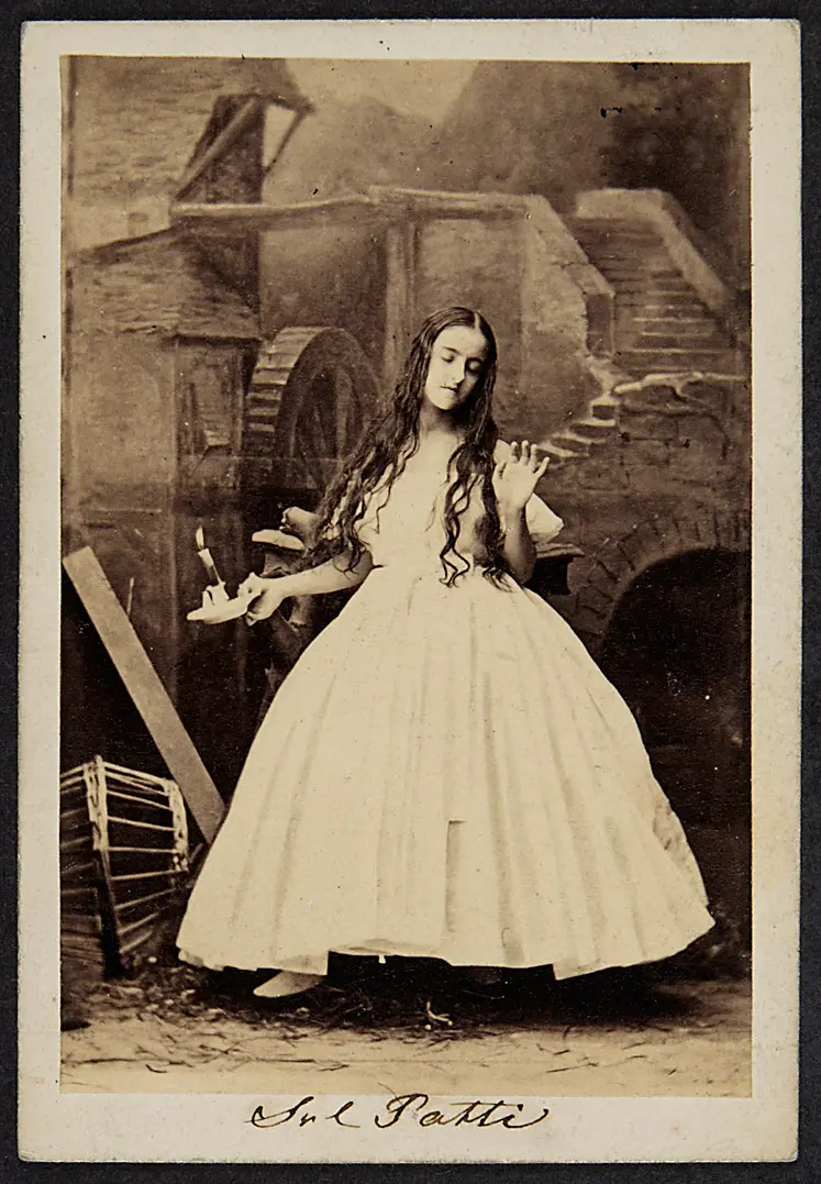 Adelina Patti, Verweis auf Stücktitel: La sonnambula