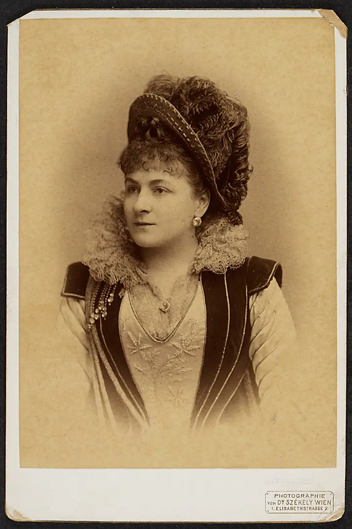Hermine Albrecht, Verweis auf Stücktitel: König und Bauer
