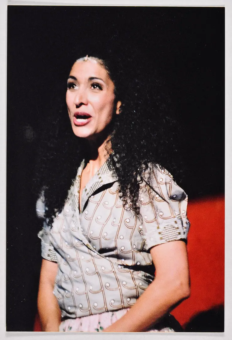 Miriam Sharoni, Verweis auf Stücktitel: West Side Story
