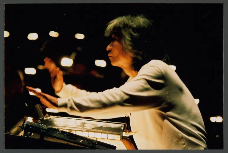 Seiji Ozawa, Verweis auf Stücktitel: Jonny spielt auf