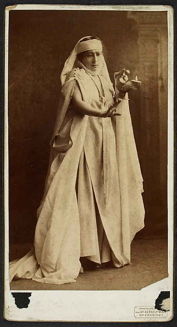 Charlotte Wolter