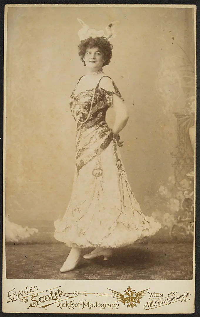 Annie Dirkens
