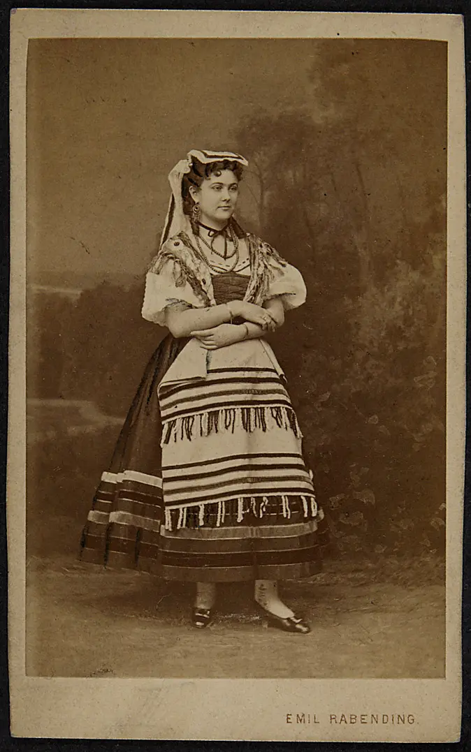 Minnie Hauck, Verweis auf Stücktitel: Fra Diavolo