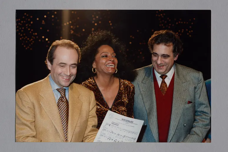 Plácido Domingo, Verweis auf Stücktitel: Christmas in Vienna