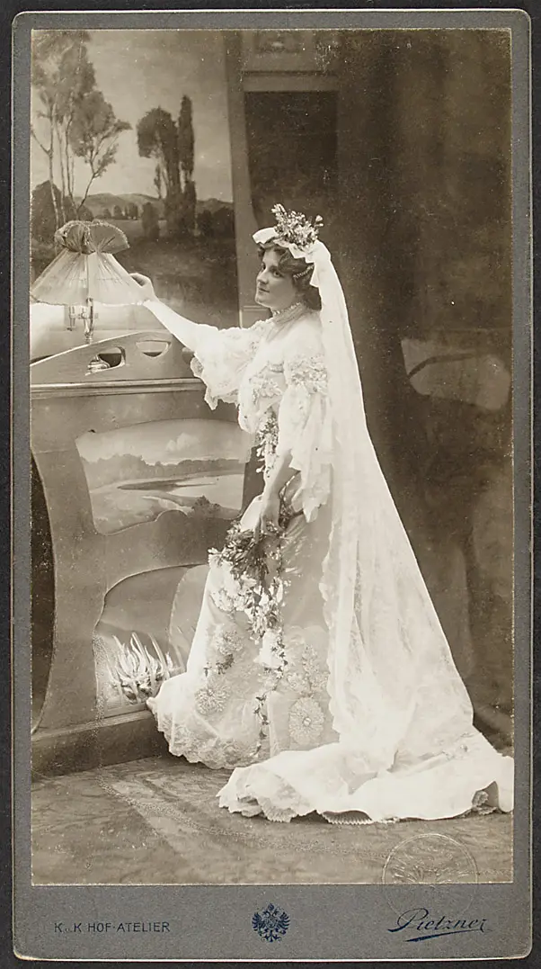 Annie Dirkens