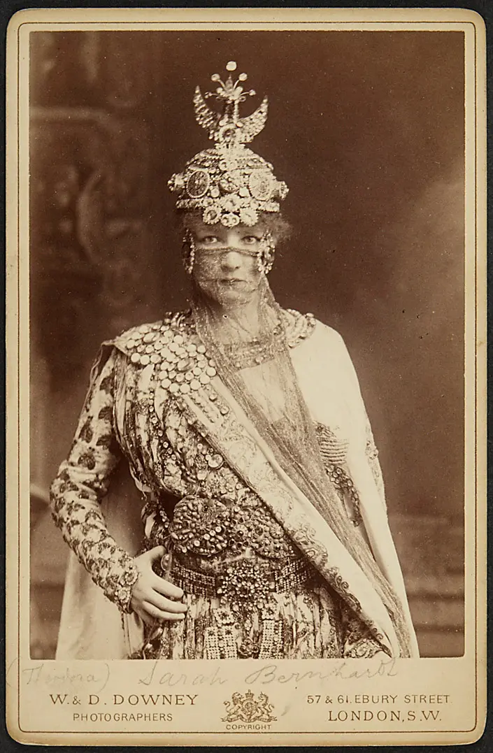 Sarah Bernhardt, Verweis auf Stücktitel: Théodora