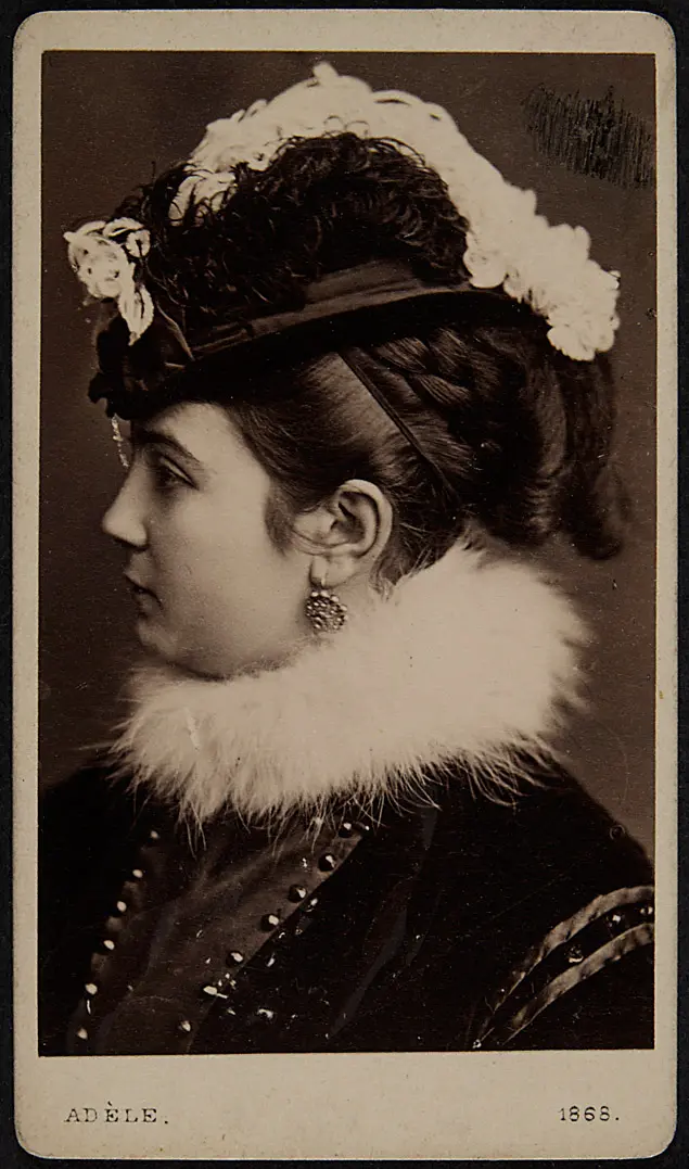 Elise Bach