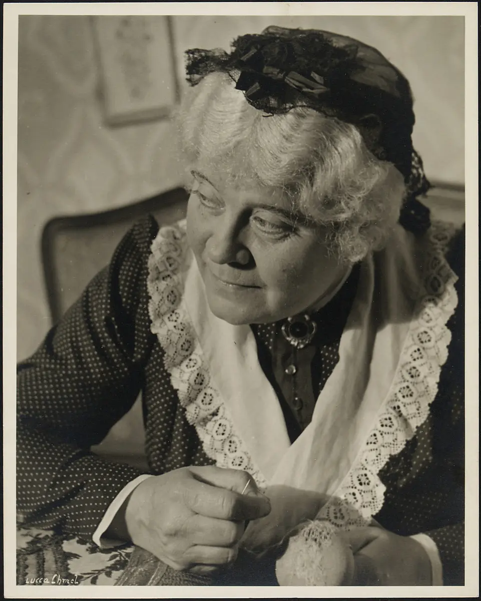 Annie Rosar