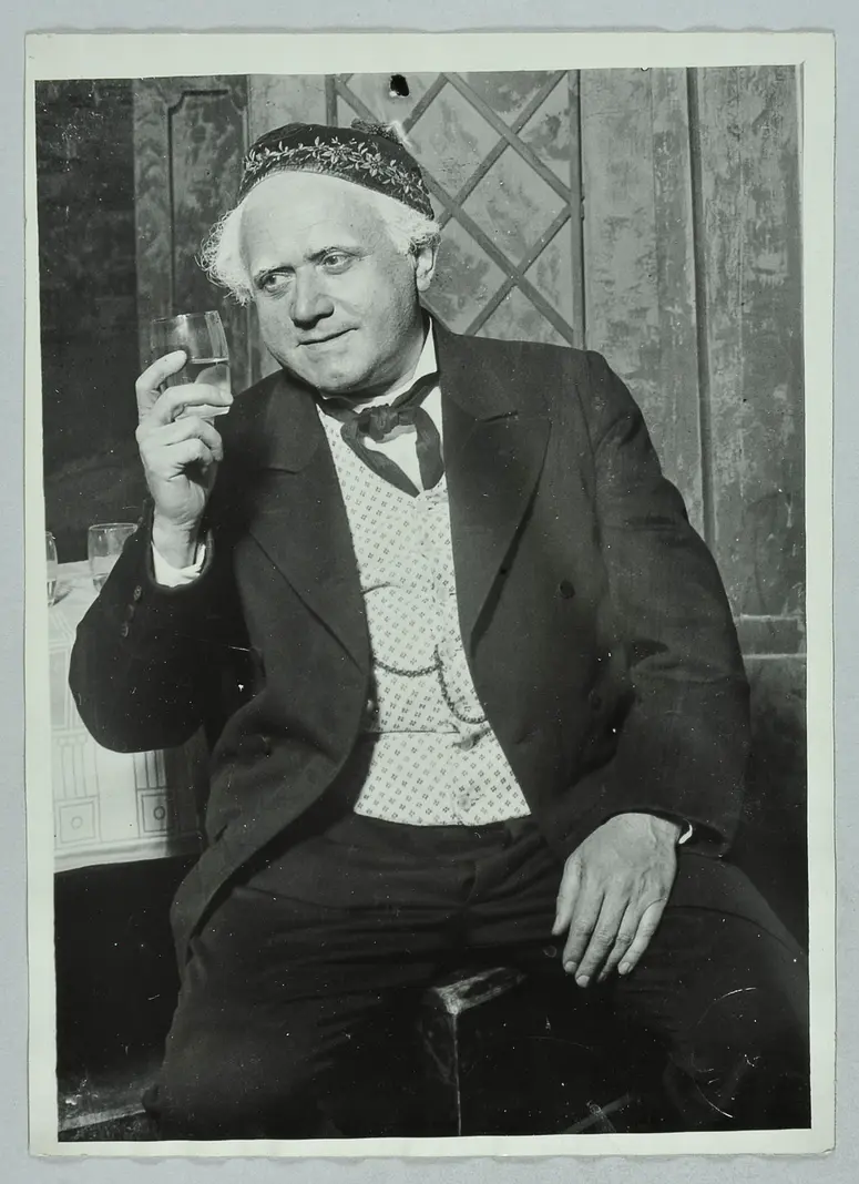 Ludwig Stössel, Verweis auf Stücktitel: Das Walzerparadies
