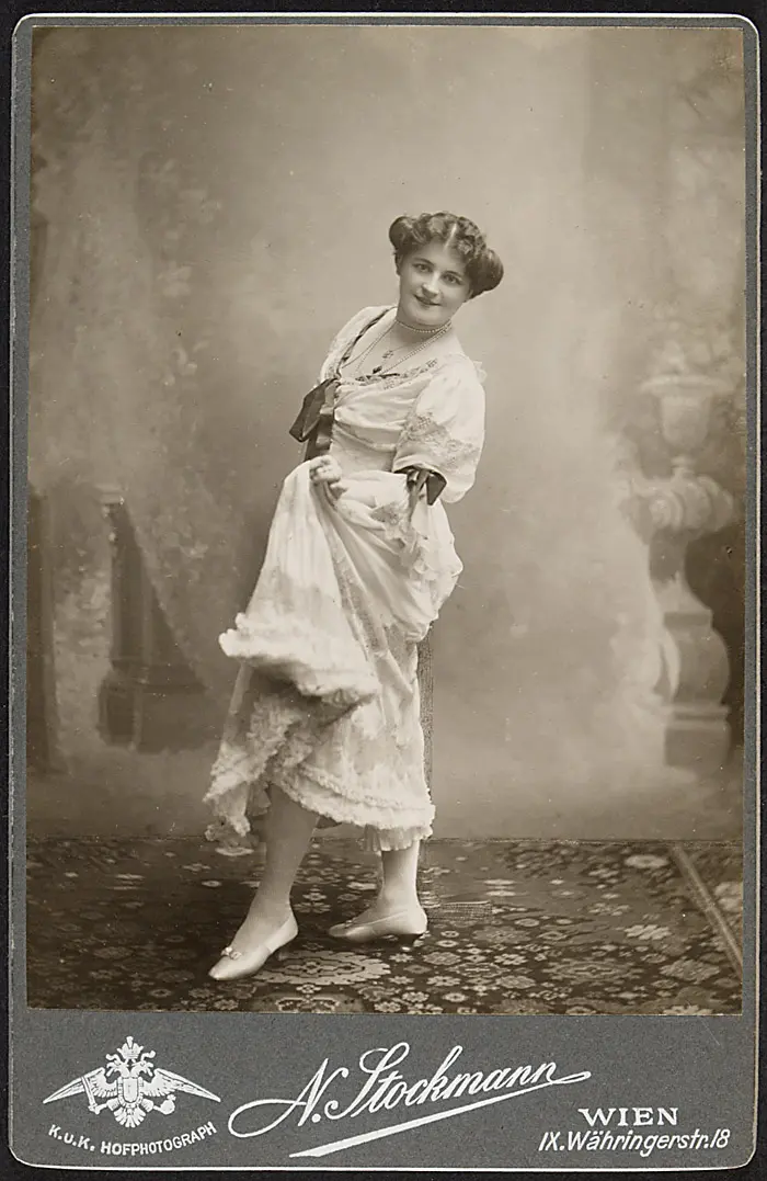 Annie Dirkens