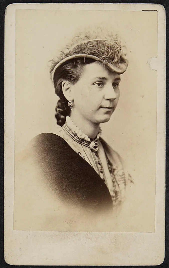 Anna Mayr