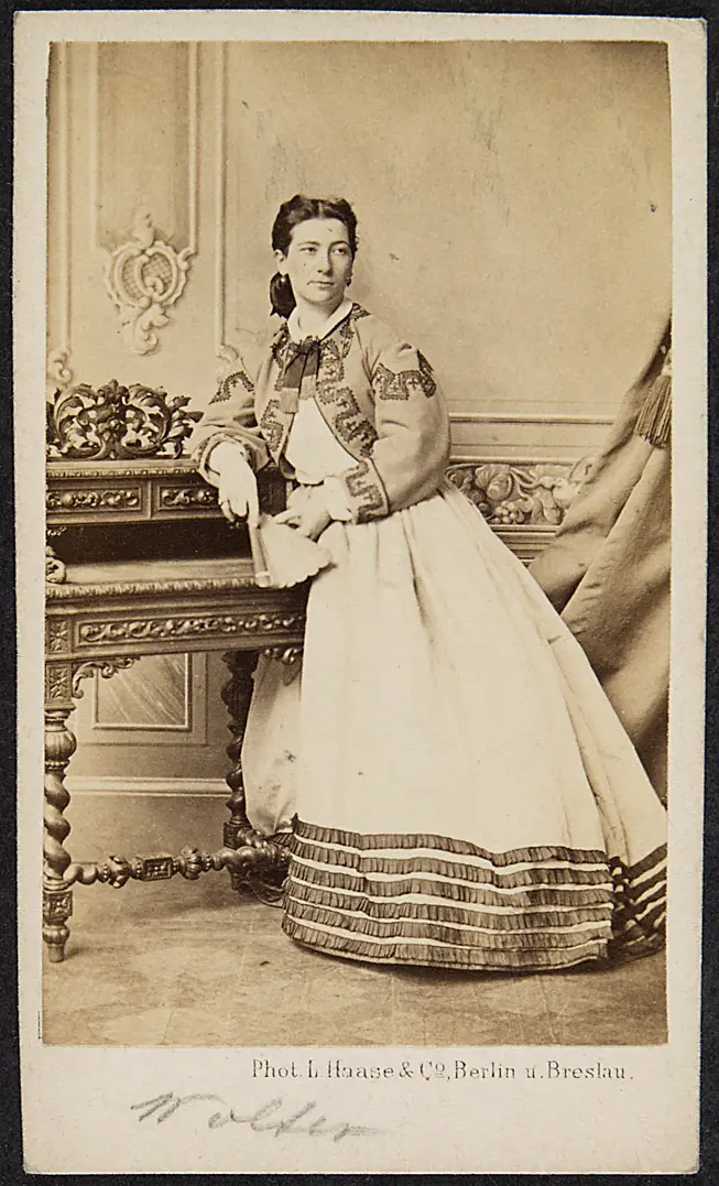 Charlotte Wolter