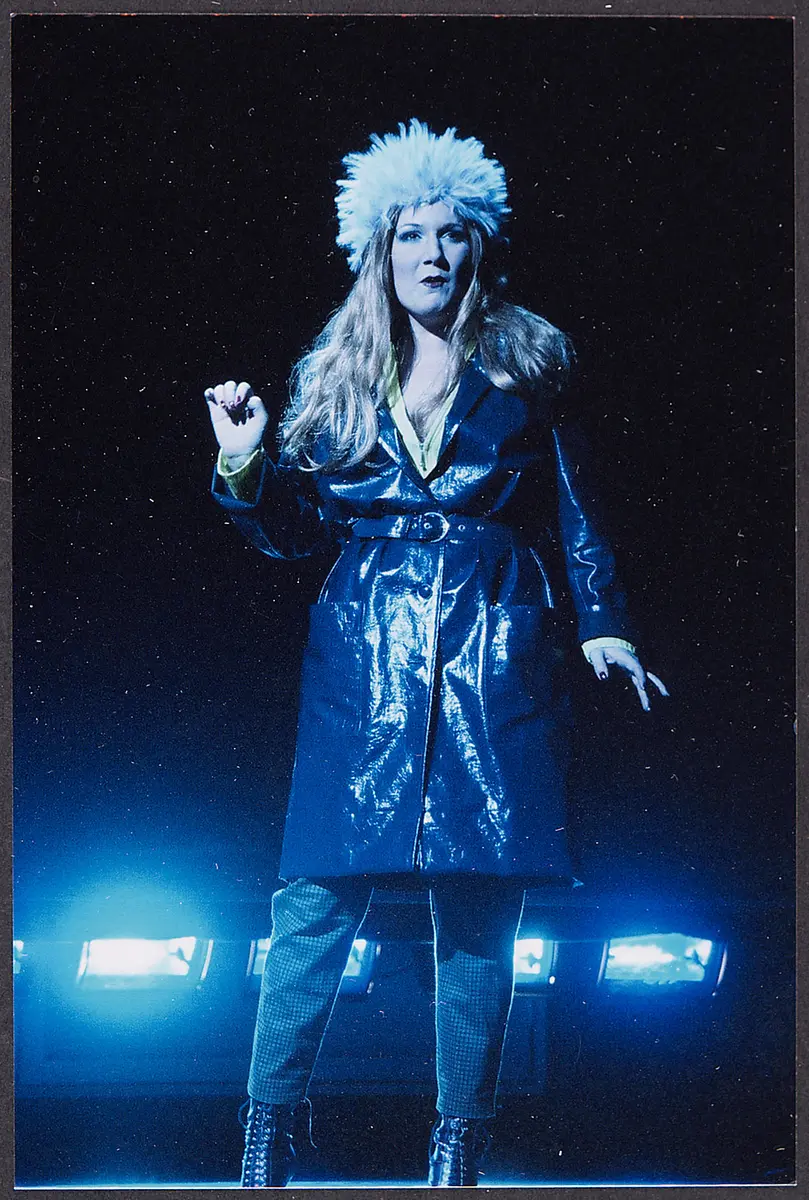 Carin Filipcic, Verweis auf Stücktitel: Company