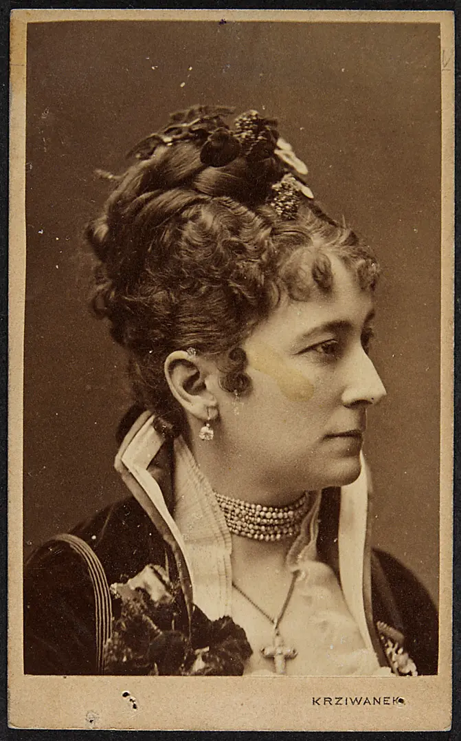 Charlotte Wolter