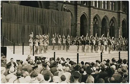 Schuberttänze, Alternativtitel: Tänze vor dem Rathaus, Alternativtitel: Schubertjahr