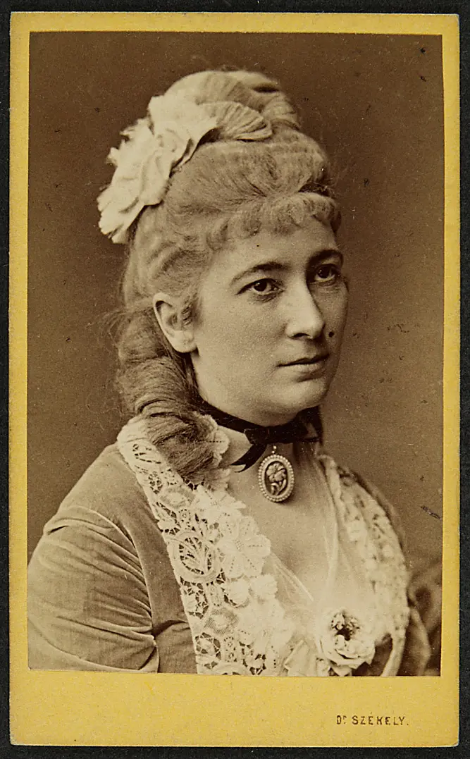 Charlotte Wolter