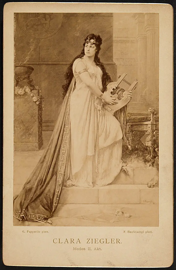 Clara Ziegler, Verweis auf Stücktitel: Medea