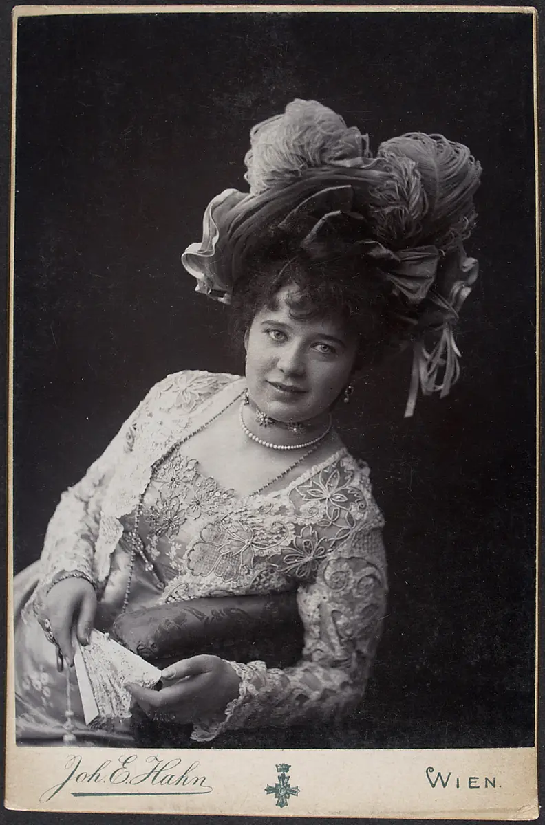 Helena Mara