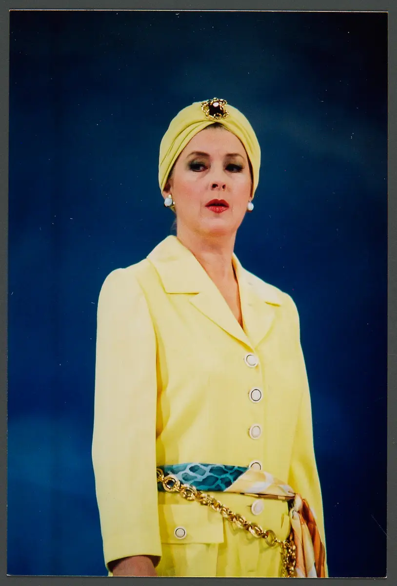 Gertrud Ottenthal, Verweis auf Stücktitel: Der Vogelhändler