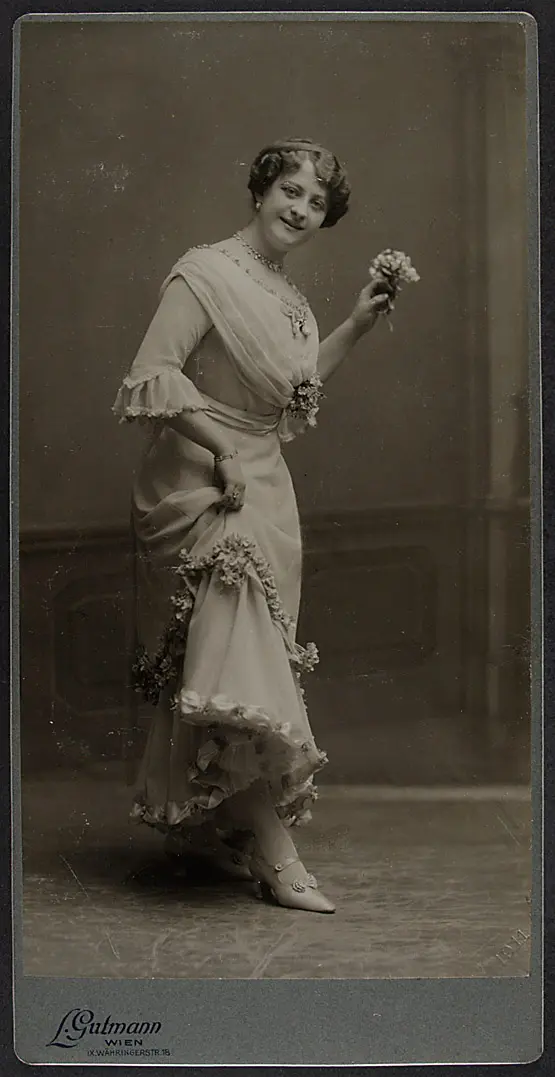 Vera Schwarz