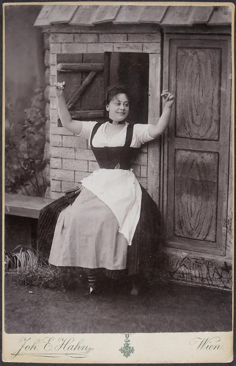 Mila Theren